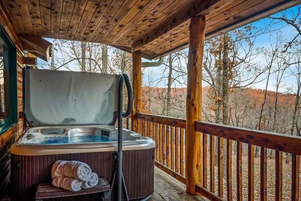 Fly Away Cabin- Modern, Serene, And Convenient Compton Exteriör bild